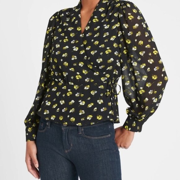 Banana Republic Floral Wrap Top Blouse S NWT - Picture 1 of 1